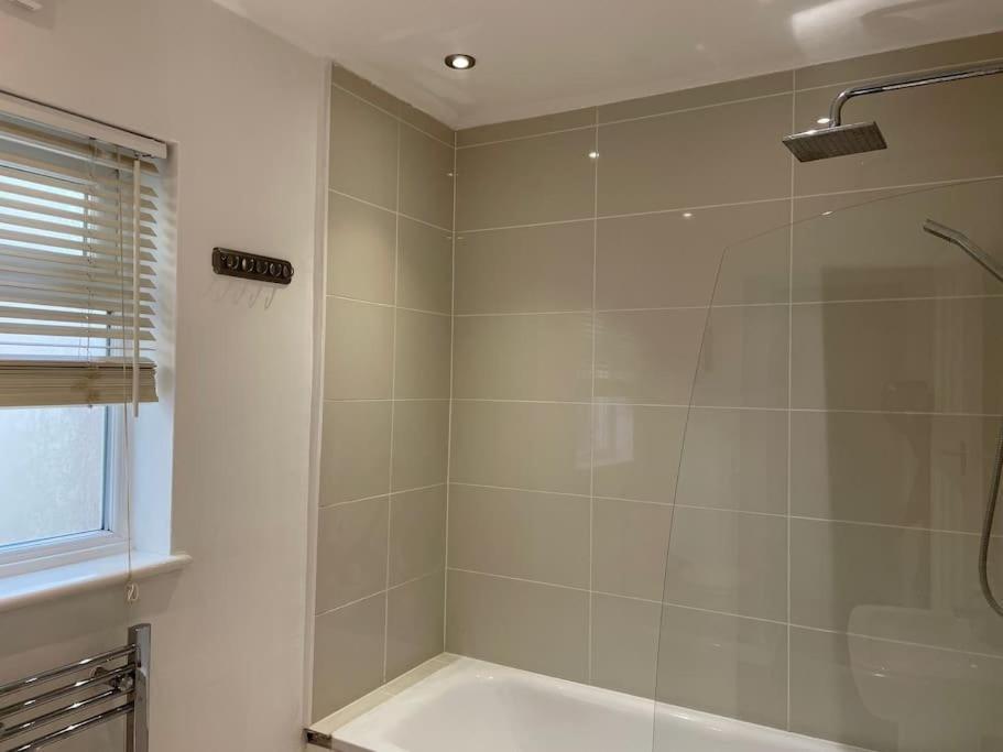 Entire Ground Floor Apartment In Watford Watford  Dış mekan fotoğraf